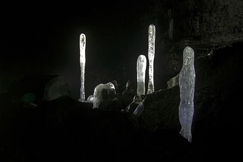 19_Ice_in_Moss_Cave