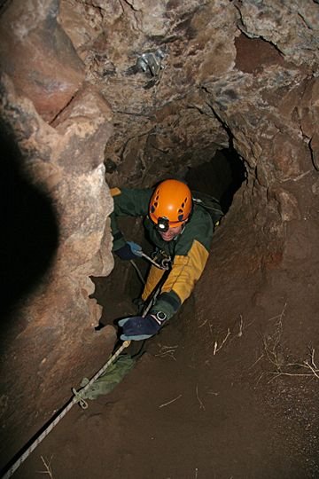 4_Crystal_Ice_Cave_starting_vertical_rapell